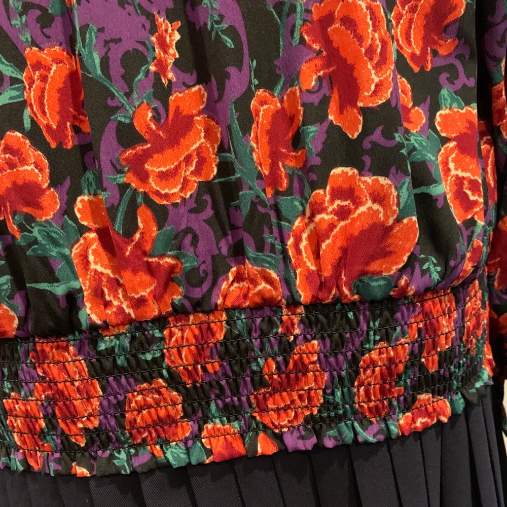 LMT: Calligraphie Floral Balloon Sleeve Top - Picture 10 of 16